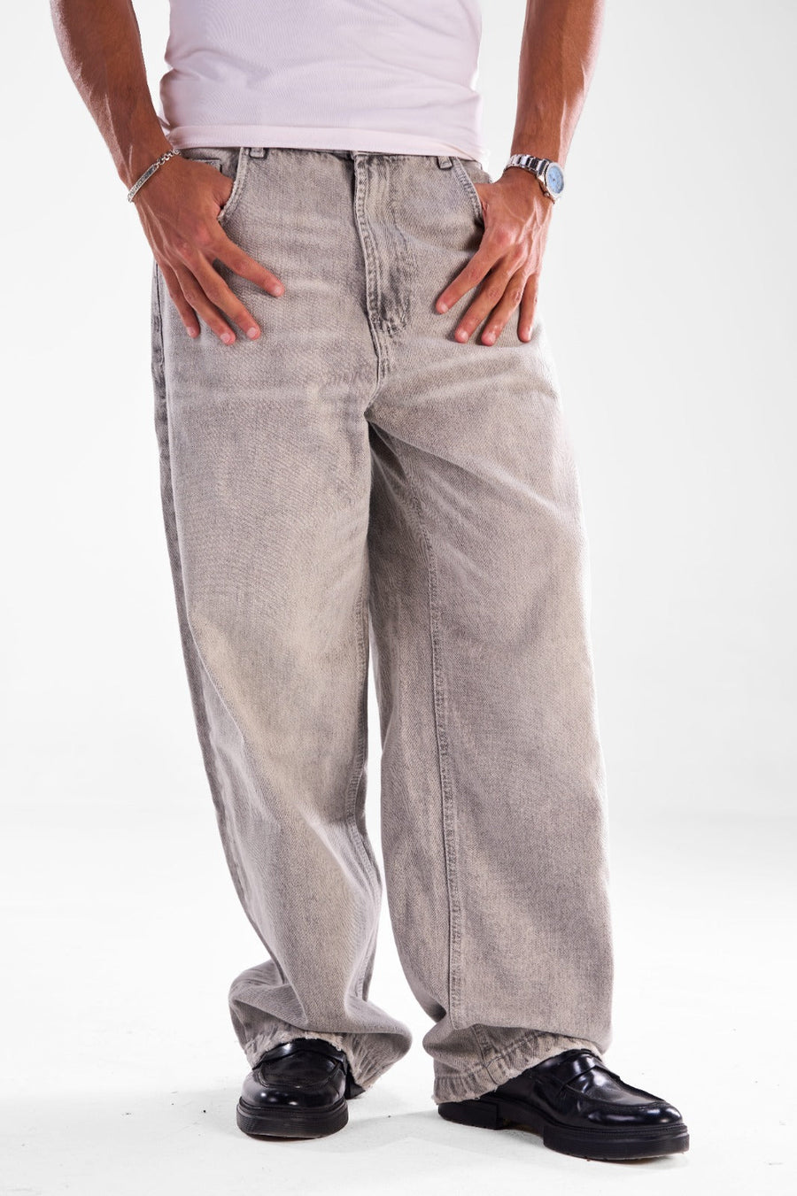 Men's baggy jeans