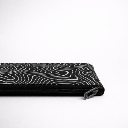 ORA Contour Pouch