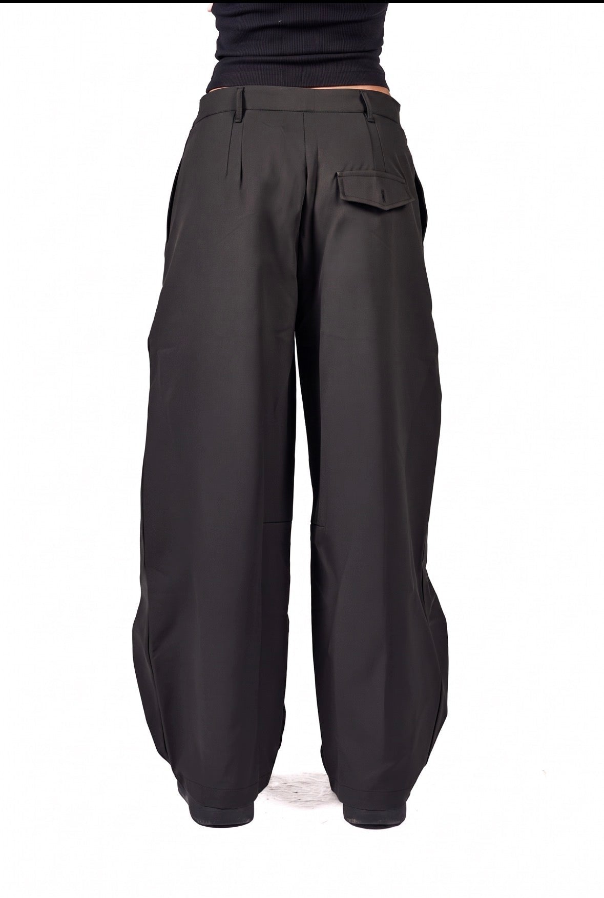 Double buttoned pleated pants