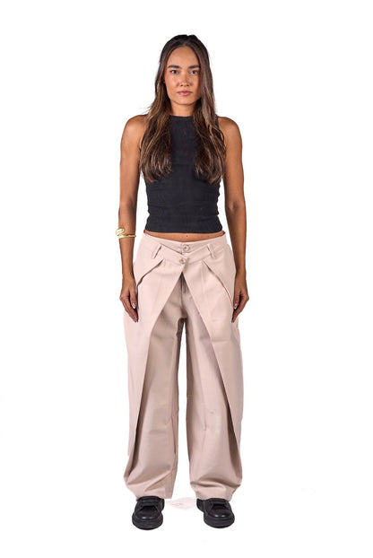 Double buttoned pleated pants