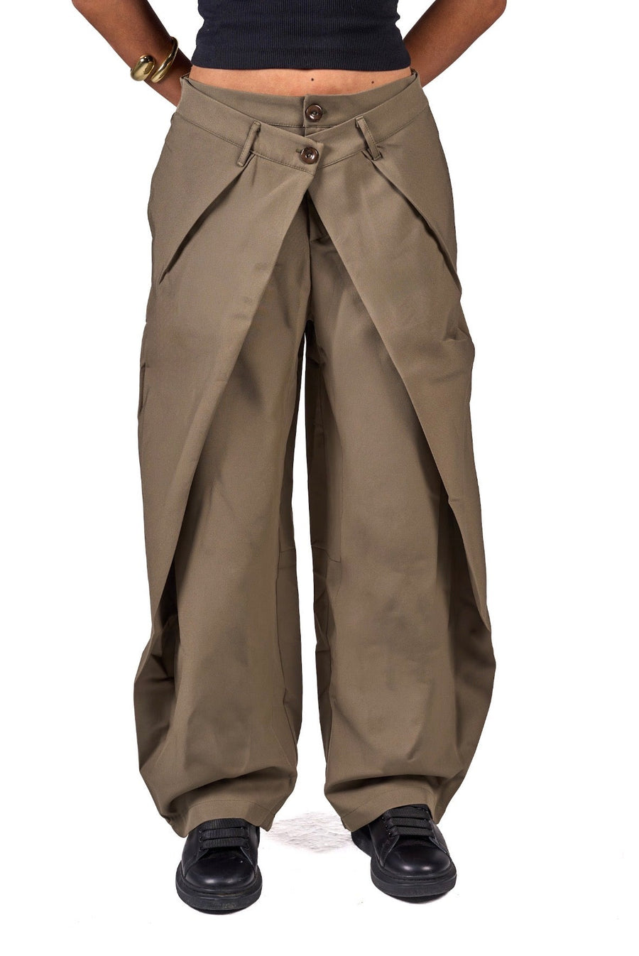 Double buttoned pleated pants