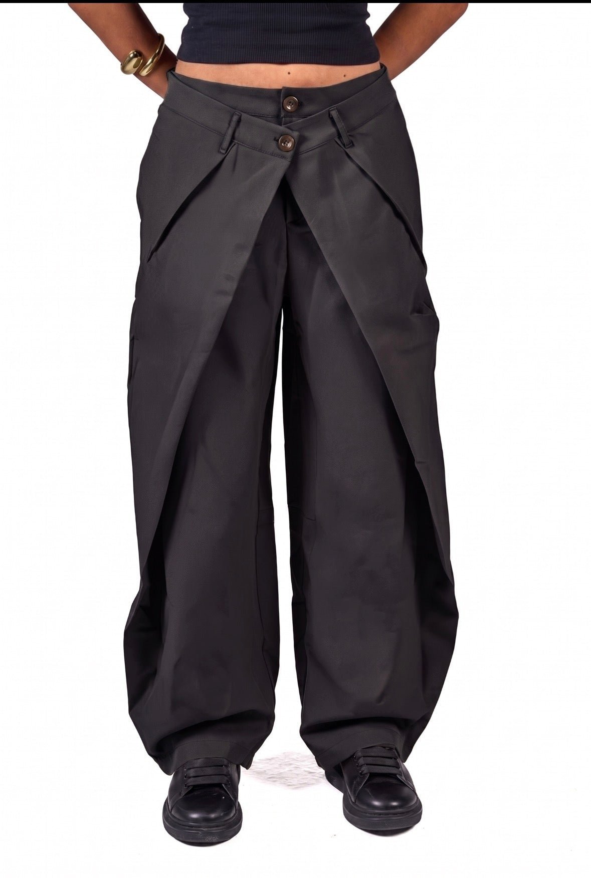 Double buttoned pleated pants