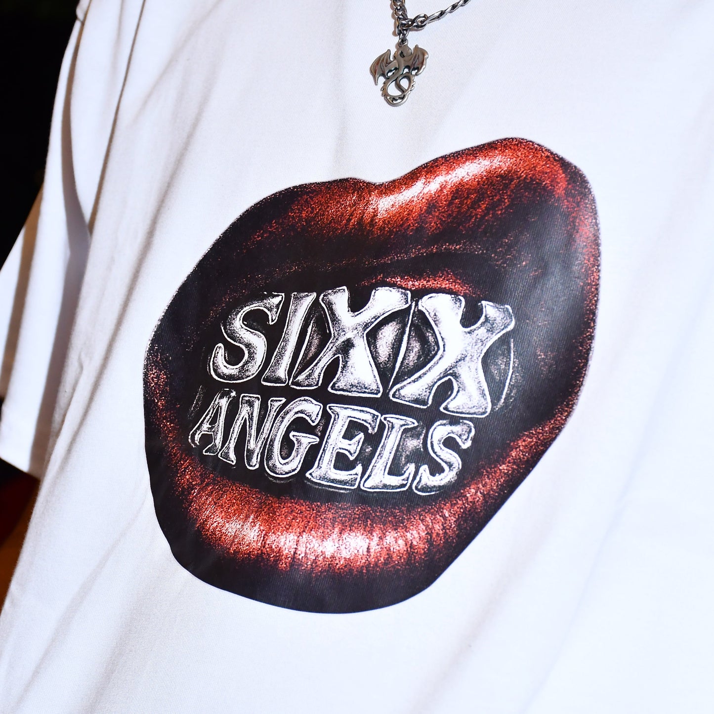 KISS OF SIX TEE [WHITE]