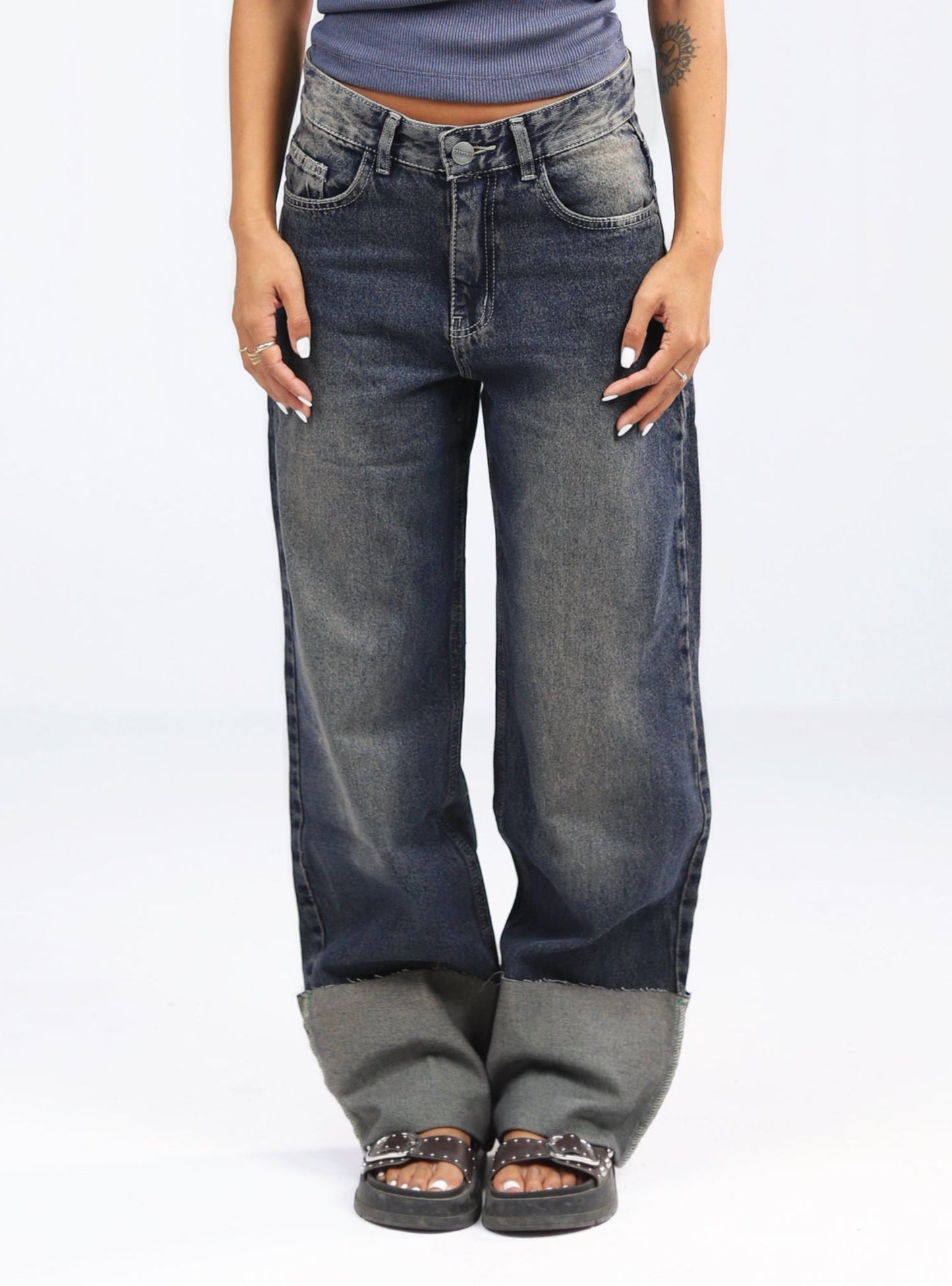 FOLDED JEANS