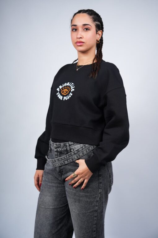 prioritize your peace cropped crewneck printed black - Image 3